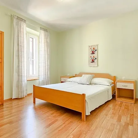 Lejlighed Margarita 2 *